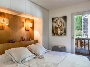 Appartement duplex haut de gamme avec cheminée au cœur de Val-dIsère, proche des pistes et commodités - FR-1-694-104