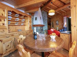Appartement duplex montagnard au cœur de Val-dIsère, près des pistes et commodités - FR-1-694-124