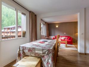 Charmant Duplex à Val-dIsère avec Wifi, Parking et Balcon Exposé Sud - FR-1-694-148