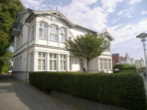 Villa Baroni - 200m vom Ostseestrand entfernt, WLAN