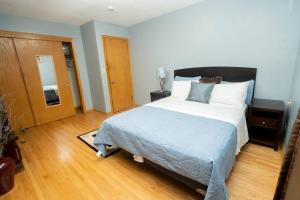 Cozy 5BR St Paul Home with Fireplace & Free Parking