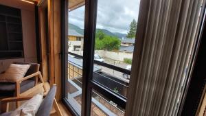 Departamento 2 ambientes, cálido y luminoso, con buena vista, en el centro de SMA. 14V5