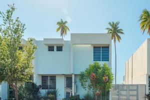 Three-Bedroom Holiday Home  room in Modern Beach Walk at Puerto Bahia #30