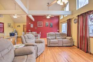 Lazy RS Lakehouse w Hot Tub & Dock in Warsaw!