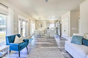 Modern Santa Rosa Beach Retreat with Yard and Patio!