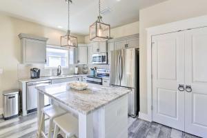 Modern Santa Rosa Beach Retreat with Yard and Patio!