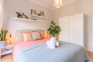 Enjoy Bonfim Central 2BR Renovated Apartment by LovelyStay