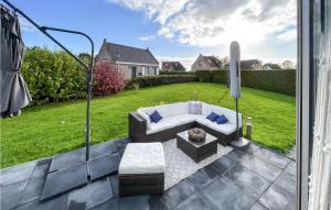 3 Bedroom Cozy Home In Tzummarum