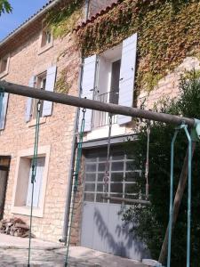 Maisons de vacances Maison de 6 chambres avec piscine privee, jardin amenage et wifi a Pernes-les-Fontaines : photos des chambres