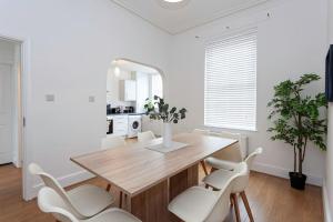 Spacious Comfortable house close to Etihad+parking