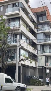 Luminoso Depto 40 metros NUEVO. Excelente Ubicacion Zona Sur.