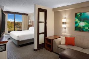 King Room with Sofa Bed room in Hyatt Place Princeton