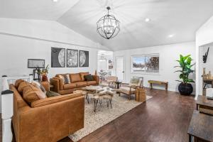 Quiet Comfortable Cliffside Estate near USU