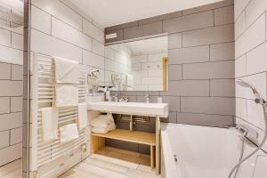 Hotels Le Castillan : photos des chambres