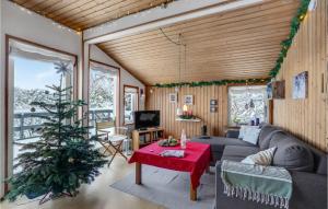 2 Bedroom Awesome Home In Thyholm