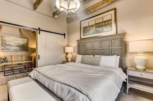 Parkers Collection Unit 4