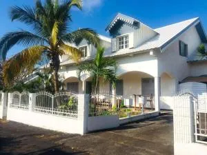 Le Caillou Blanc - Saint-Gilles-les Hauts