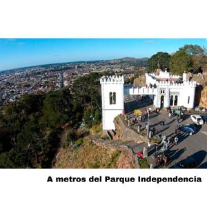 Departamento a metros del parque 4to C