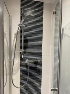 Edinburgh - apartment with balcony and secure garage parking