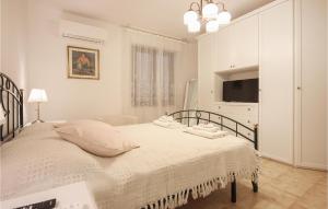 Gorgeous Apartment In Quartu Santelena