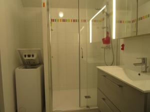 Appartement central avec garage à 2 min de la plage, balcon, wifi, proche commerces - FR-1-197-188