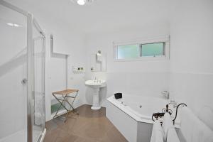 Amelina Cottages