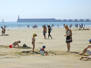 Maisons de vacances Maison Les Sables-d'Olonne, 3 pieces, 6 personnes - FR-1-92-743 : Maison de Vacances (6 Adultes)