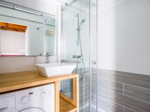 Maison Jumelée à 2 Pas de la Plage - Piscine, Terrasse, Parking Privé - Idéale Famille Amis - FR-1-319-193