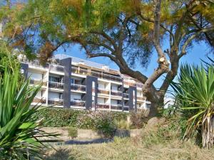 Appartement T3 avec Terrasse à 30m des Commerces et Plage à Ploemeur - FR-1-349-72