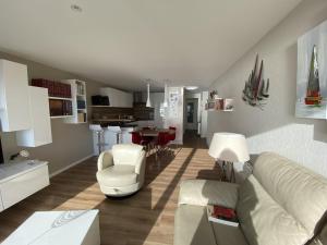 Appartements Ploemeur - Appartement 3 pieces avec balcon, ascenseur et WIFI pres de la plage - FR-1-349-90 : photos des chambres