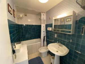 Appartements Duplex 5 pieces avec balcon a 30m de la plage - 7 couchages, acceptant animaux, wifi et parking - FR-1-349-114 : photos des chambres