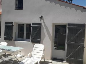 Charmante maison au calme près de la plage, jardinet privatif, 4 pers, animaux sur demande - FR-1-476-13