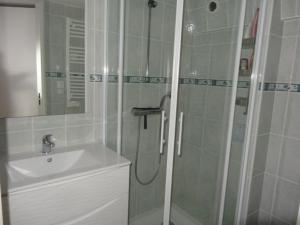 Maisonnette Vendéenne avec Piscine Privée - FR-1-476-17