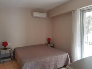 Appartement 2 Pièces avec Balcon, Climatisé, Proche Plage et Centre-Ville - FR-1-466A-2