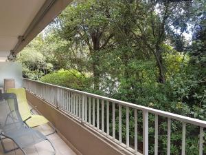 Appartement 2 Pièces avec Balcon, Climatisé, Proche Plage et Centre-Ville - FR-1-466A-2