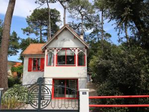 Maisons de vacances Maison Saint-Brevin-les-Pins, 5 pieces, 10 personnes - FR-1-364-86 : Maison de Vacances (10 Adultes)