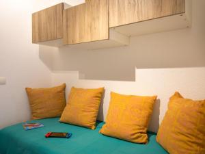 Studio Climatisé Proche Plage et Commerces avec Balcon, Parking, et WiFi à Saint-Raphaël - FR-1-466A-32