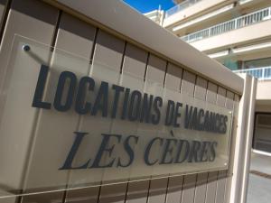 Studio Climatisé Proche Plage et Commerces avec Balcon, Parking, et WiFi à Saint-Raphaël - FR-1-466A-32