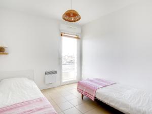 Bel appartement T3 à 50m de la plage, balcon, parking, pour 4 - FR-1-521-14