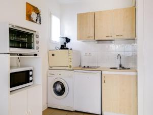 Appartement T3 avec Terrasse - à 50m de la Plage de Biscarrosse, Parking Privé Inclus - FR-1-521-15