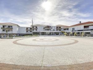Biscarrosse Plage - T2 avec Parking, Balcon et 4 Couchages - FR-1-521-92