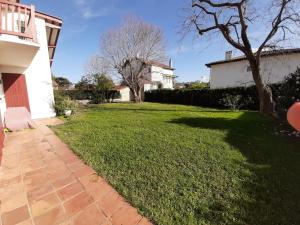 Maisons de vacances Maison 3* a Hendaye, proche plage et commerces, jardin prive, parfait pour familles et amis - FR-1-239-492 : photos des chambres