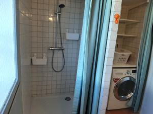 Maisons de vacances Maison 3* a Hendaye, proche plage et commerces, jardin prive, parfait pour familles et amis - FR-1-239-492 : photos des chambres