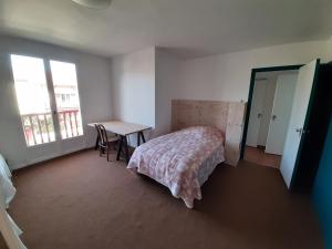 Maisons de vacances Maison 3* a Hendaye, proche plage et commerces, jardin prive, parfait pour familles et amis - FR-1-239-492 : photos des chambres