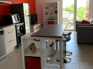 Appartements Appartement Moderne Centre-Ville Biscarrosse - Plage a Proximite - 4 Pers - WiFi et Parking Inclus - FR-1-319-443 : photos des chambres