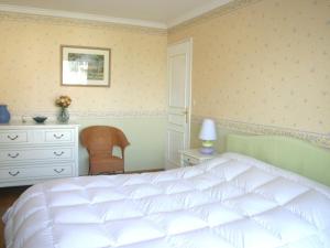 Appartement 3 pièces en front de mer avec balcons, à Cabourg, proche centre-ville. - FR-1-487-275