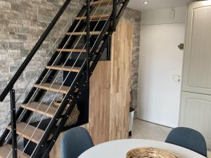 Cabourg: Appartement 3P à 200m de la plage, 2 chambres, balcon, internet - FR-1-487-277