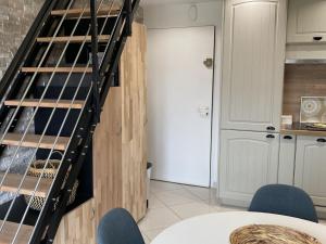 Cabourg: Appartement 3P à 200m de la plage, 2 chambres, balcon, internet - FR-1-487-277