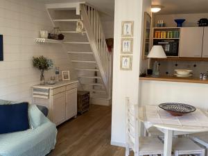 Appartements Charmant Cottage avec Jardin a Deux Pas du Port - Dives-sur-Mer - FR-1-487-279 : photos des chambres