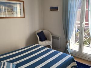 Appartements Charmant Cottage avec Jardin a Deux Pas du Port - Dives-sur-Mer - FR-1-487-279 : photos des chambres